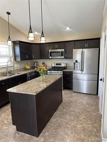 4818 River Rock Lane, Smithton, IL 62285