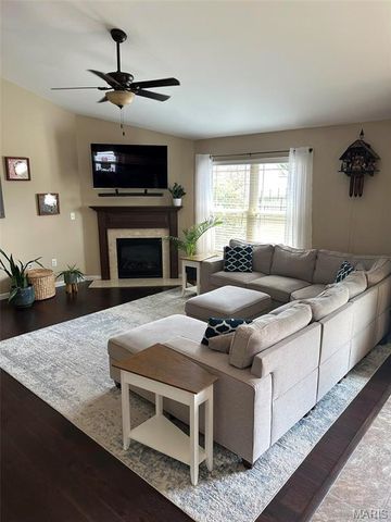 4818 River Rock Lane, Smithton, IL 62285