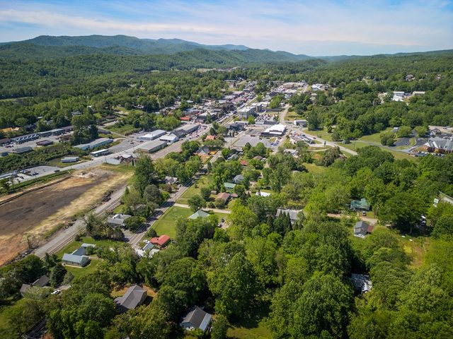 50 River Street, Blue Ridge, GA 30513