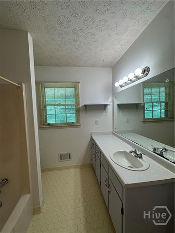 375 Segrest Circle, Athens, GA 30605
