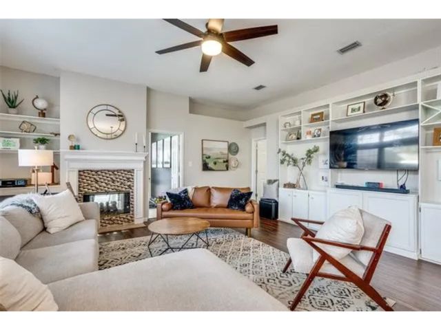 4310 Elgin Court, Grand Prairie, TX 75052