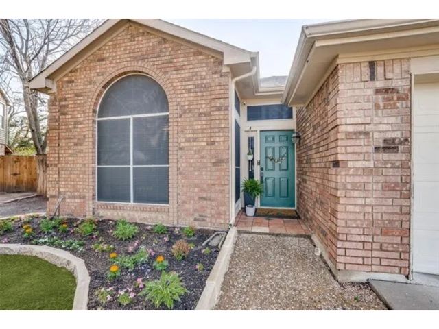 4310 Elgin Court, Grand Prairie, TX 75052