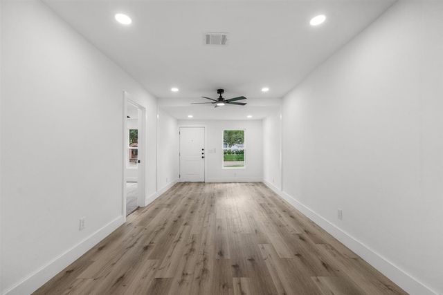 612 Clairemont Avenue, Fort Worth, TX 76103