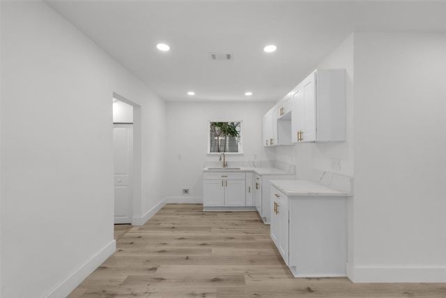 612 Clairemont Avenue, Fort Worth, TX 76103