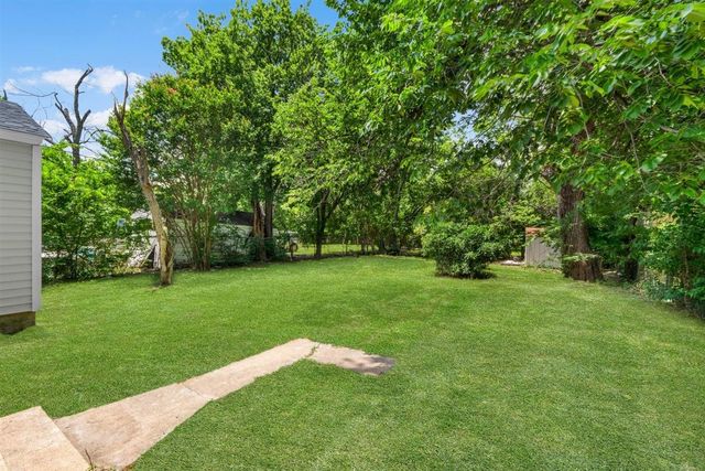 612 Clairemont Avenue, Fort Worth, TX 76103