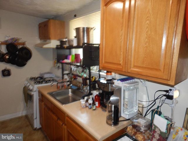 7425 RIVER RD, Pennsauken, NJ 08110