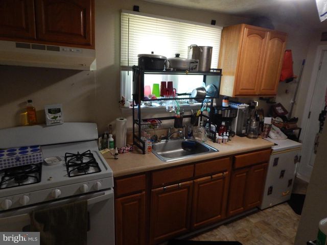 7425 RIVER RD, Pennsauken, NJ 08110