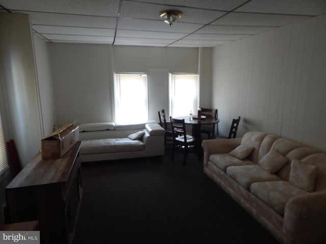 7425 RIVER RD, Pennsauken, NJ 08110