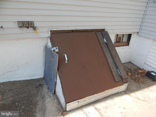 7425 RIVER RD, Pennsauken, NJ 08110
