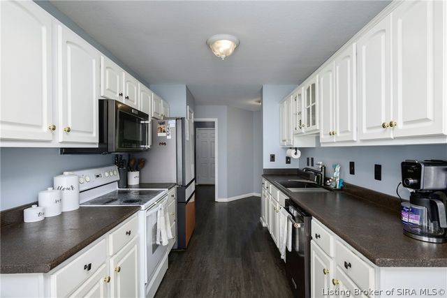 4247 Sunrise Drive, Sellersburg, IN 47172