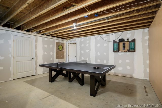 4247 Sunrise Drive, Sellersburg, IN 47172