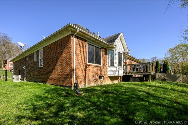 4247 Sunrise Drive, Sellersburg, IN 47172