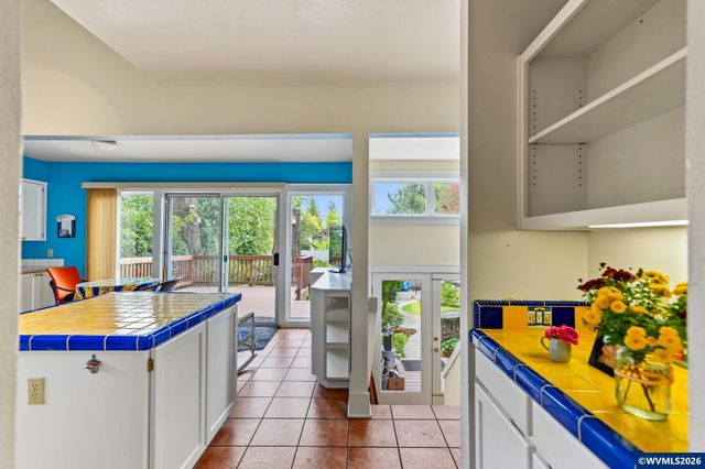 1760 John St S, Salem, OR 97302