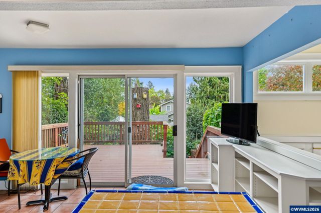 1760 John St S, Salem, OR 97302