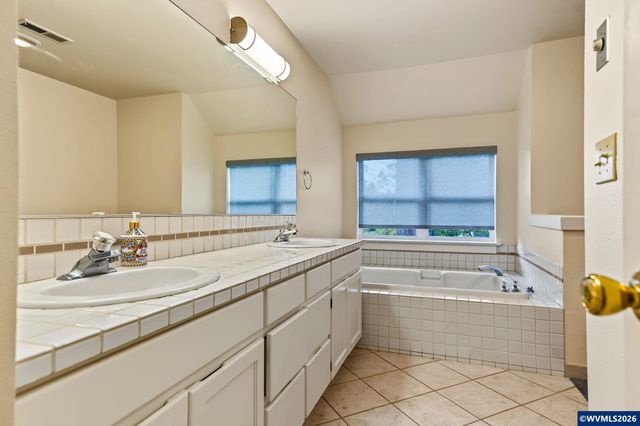 1760 John St S, Salem, OR 97302