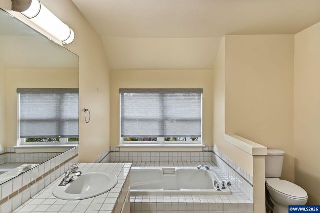 1760 John St S, Salem, OR 97302