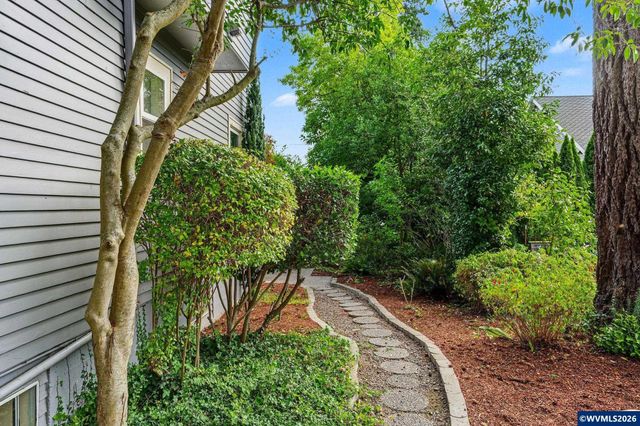 1760 John St S, Salem, OR 97302