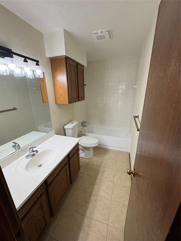 4400 Hemingway Drive 207, Oklahoma City, OK 73118