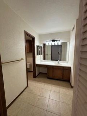 4400 Hemingway Drive 207, Oklahoma City, OK 73118