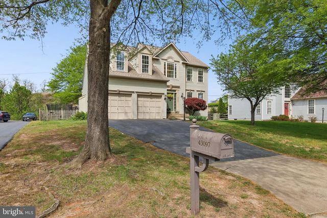 43097 BINKLEY CIR, Leesburg, VA 20176