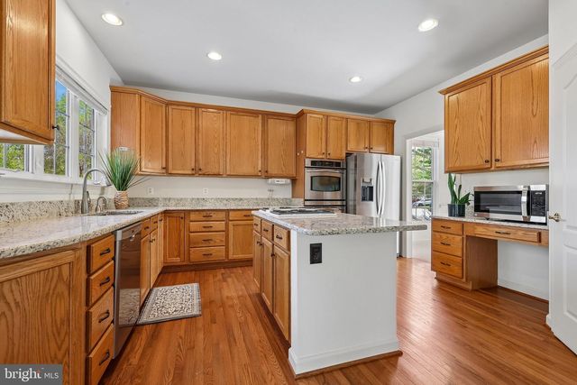 43097 BINKLEY CIR, Leesburg, VA 20176