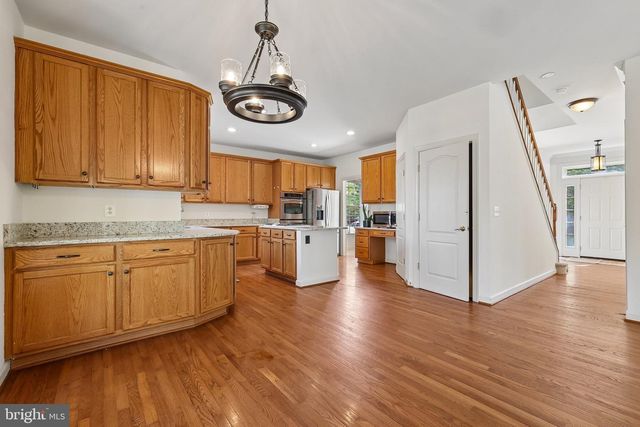 43097 BINKLEY CIR, Leesburg, VA 20176