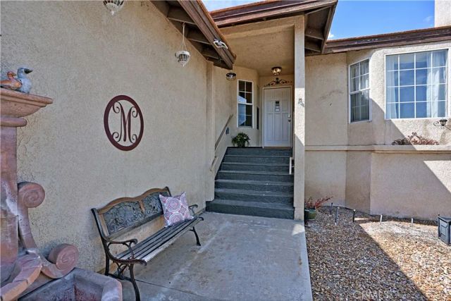 22196 Hoofbeat Way, Canyon Lake, CA 92587