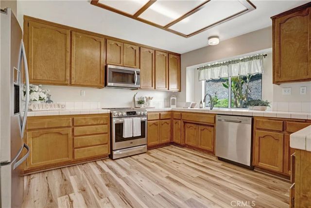 22196 Hoofbeat Way, Canyon Lake, CA 92587
