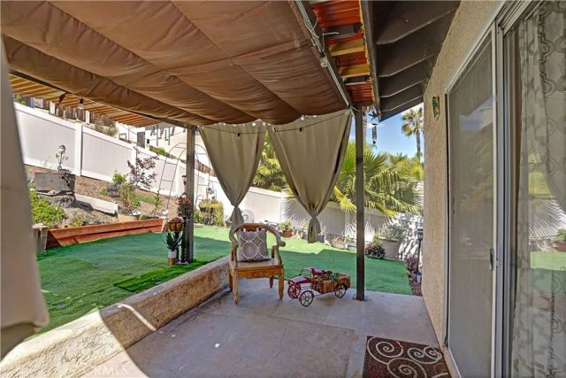 22196 Hoofbeat Way, Canyon Lake, CA 92587