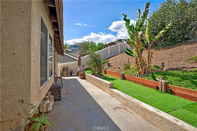 22196 Hoofbeat Way, Canyon Lake, CA 92587