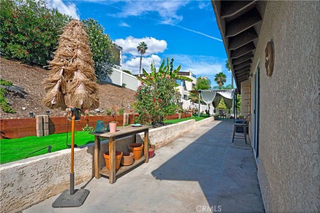 22196 Hoofbeat Way, Canyon Lake, CA 92587