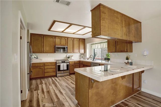 22196 Hoofbeat Way, Canyon Lake, CA 92587