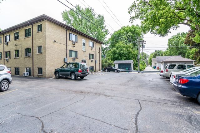 109 S Elmwood Avenue 16, Oak Park, IL 60302