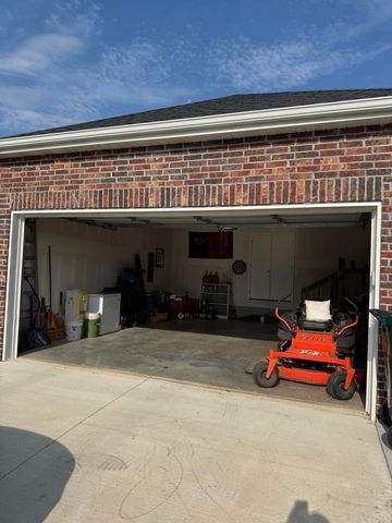 1209 Abbey Avenue, Monett, MO 65708