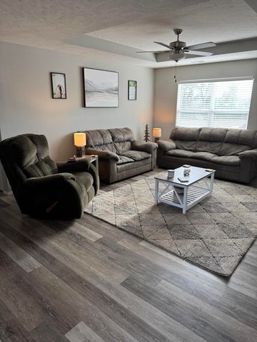 1209 Abbey Avenue, Monett, MO 65708