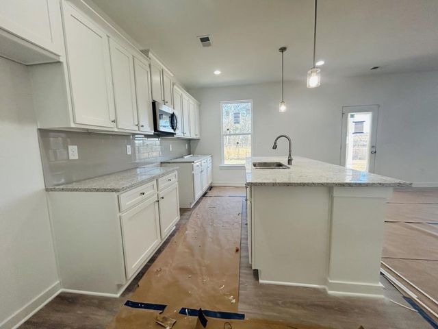 127 Annie Lane, Statham, GA 30666