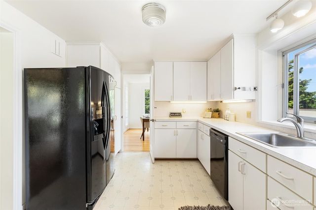 9630 26th Avenue NW, Seattle, WA 98117