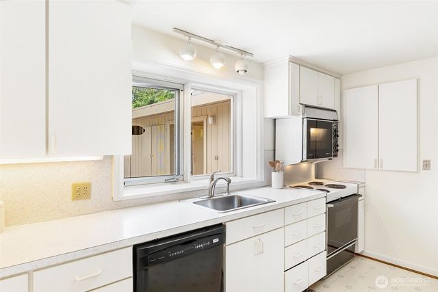 9630 26th Avenue NW, Seattle, WA 98117