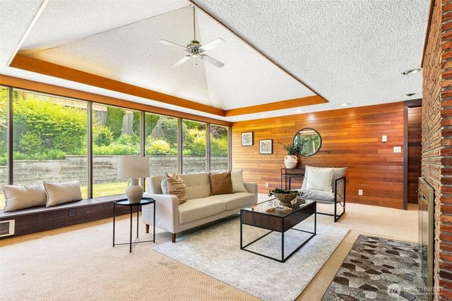 9630 26th Avenue NW, Seattle, WA 98117