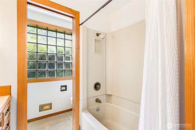9630 26th Avenue NW, Seattle, WA 98117