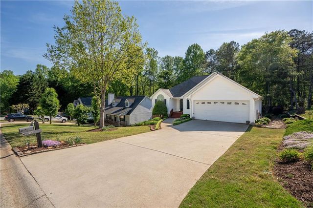 7272 Plum Creek Drive, Gainesville, GA 30507