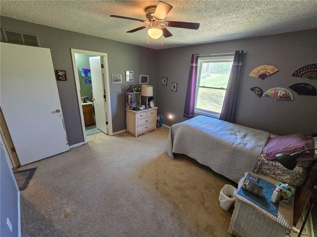 2206 N Swisher Drive, Clinton, MO 64735