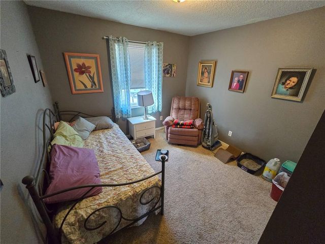 2206 N Swisher Drive, Clinton, MO 64735