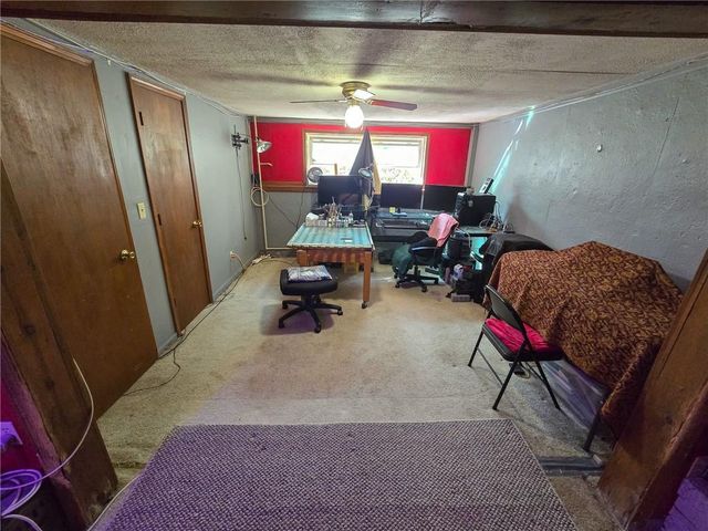 2206 N Swisher Drive, Clinton, MO 64735