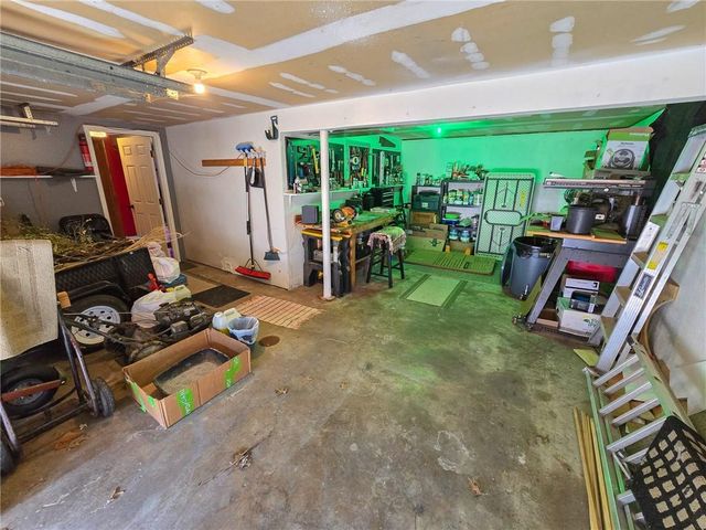 2206 N Swisher Drive, Clinton, MO 64735