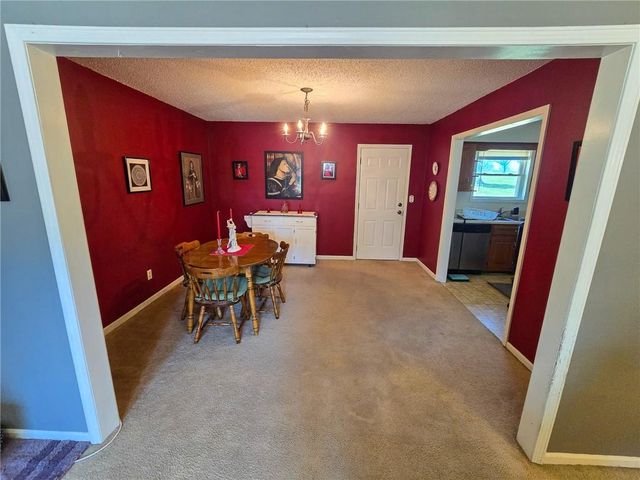 2206 N Swisher Drive, Clinton, MO 64735