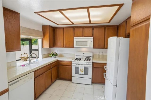 19950 Avenue Of The Oaks, Newhall, CA 91321