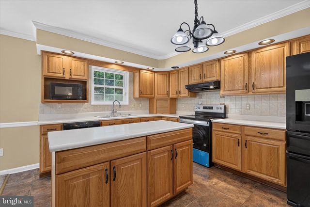 520 HAMILTON DR, Middletown, PA 17057