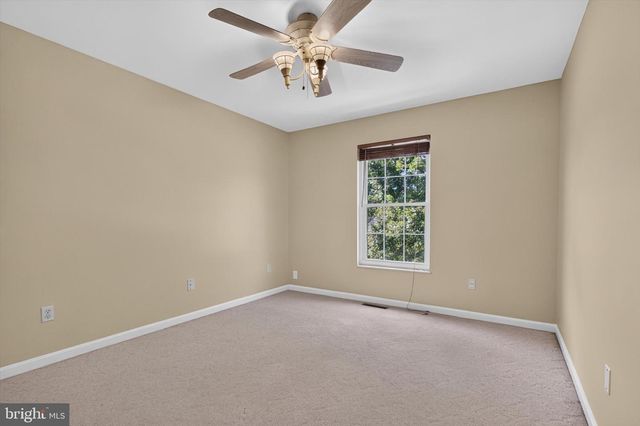 520 HAMILTON DR, Middletown, PA 17057