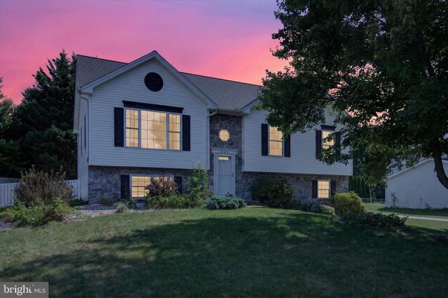 520 HAMILTON DR, Middletown, PA 17057
